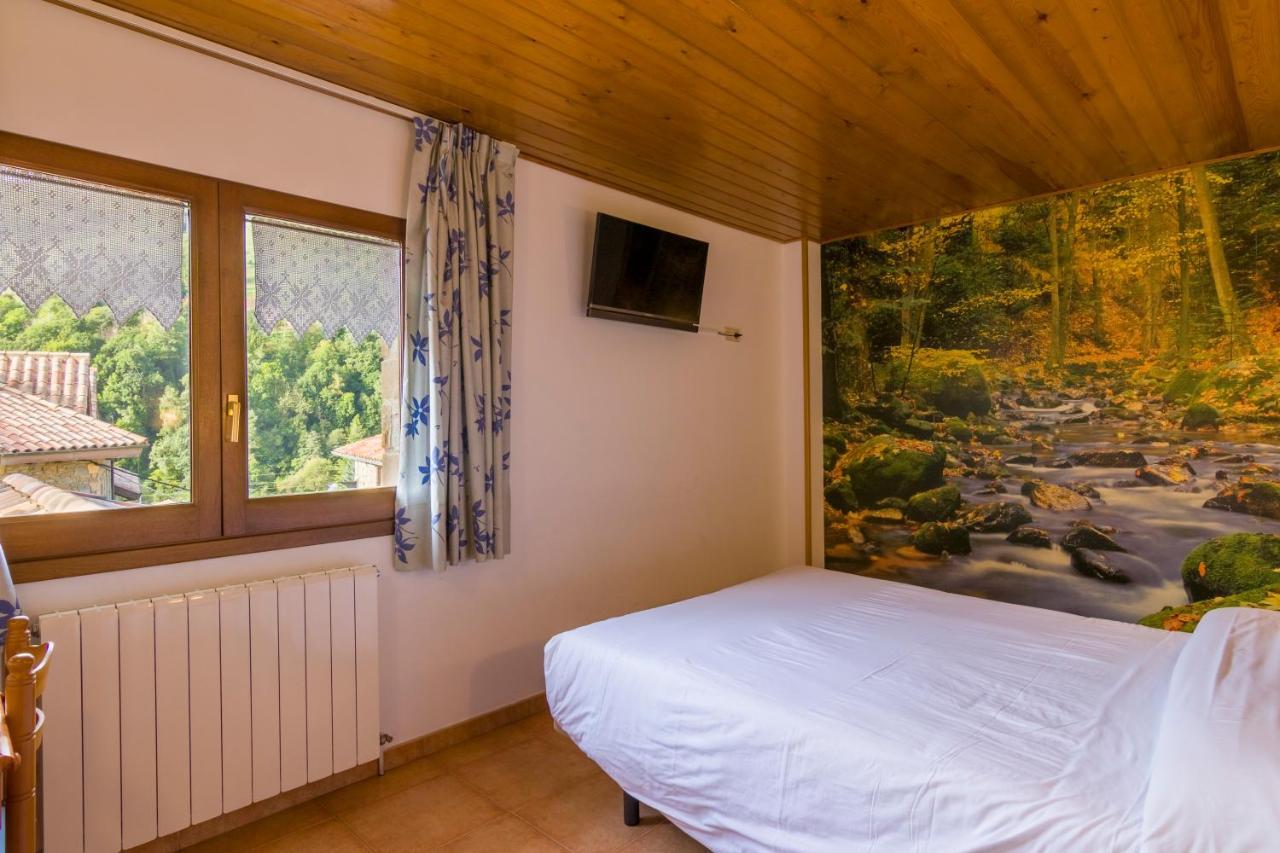 Hostal Cal Mestre Vilallonga de Ter Exteriér fotografie