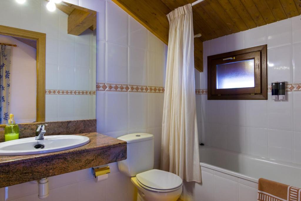Hostal Cal Mestre Vilallonga de Ter Exteriér fotografie