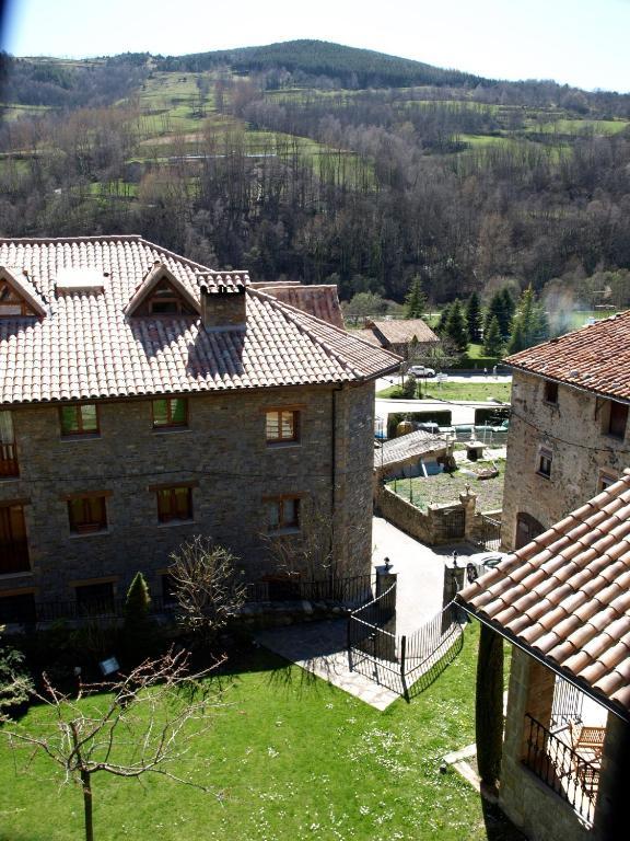 Hostal Cal Mestre Vilallonga de Ter Exteriér fotografie